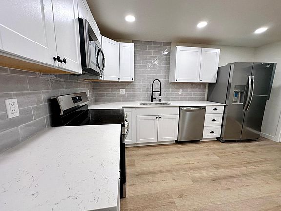 3rd image of 1014 W 23rd St #1014