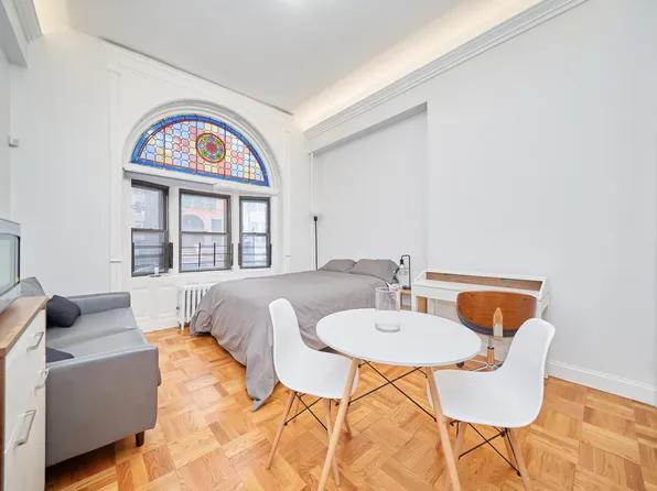 274 West 71st Street image 1 of 3