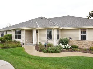 2748 Portage Cir, Waukesha, WI 53189