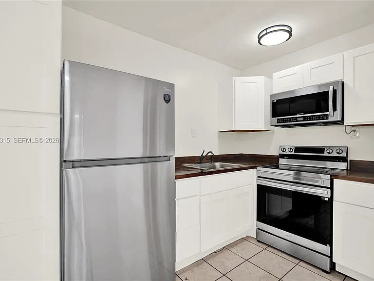 105 NW 7th Ave #A — Photo 5