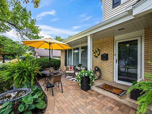 2nd image of 3014 N Dryden Pl