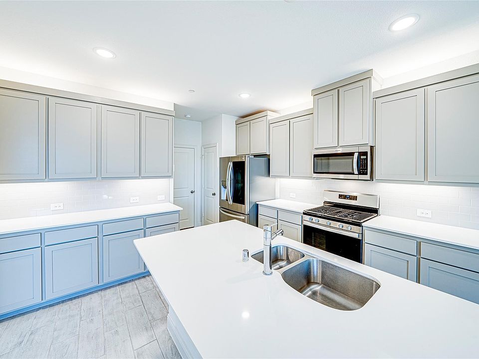 1st image of 970 Emil Pl