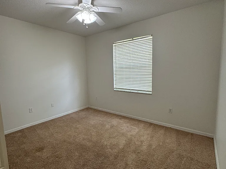 13447 Silvercreek Dr — Photo 17