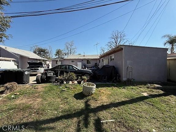 3rd image of 423 S Chevy Chase Dr
