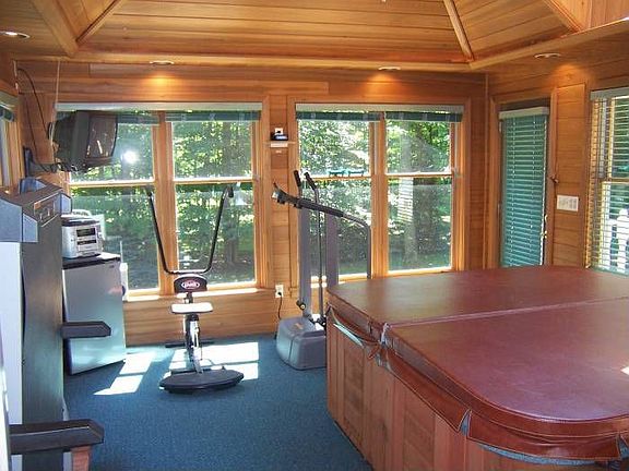 4th image of 507 Country Woods Ln