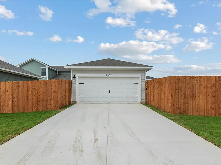 2457 Lucy Axel Ln — Photo 32