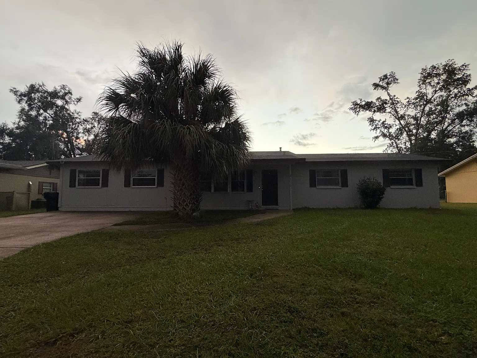 4 bed, 1941 sqft, $2,400 — Photo 1