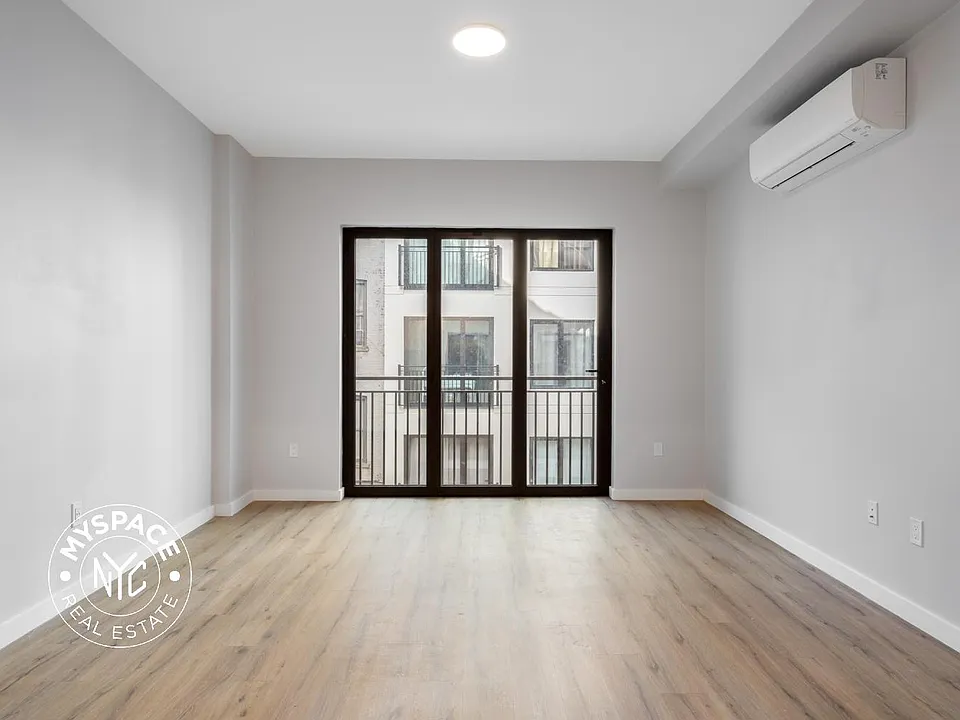 219 Lenox Rd #5N