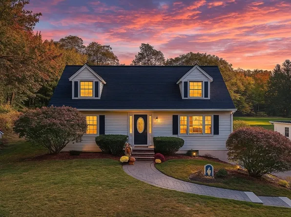 109 Sherburne Ave, Tyngsboro, MA 01879