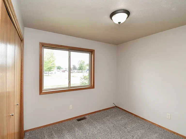 5101 W Cushman St — Photo 28