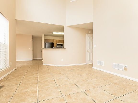2nd image of 3782 Hollow Oak Ln