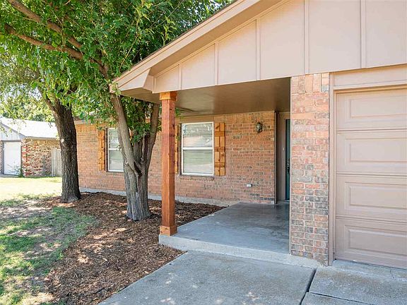 4th image of 5408 NW Cottonwood Dr