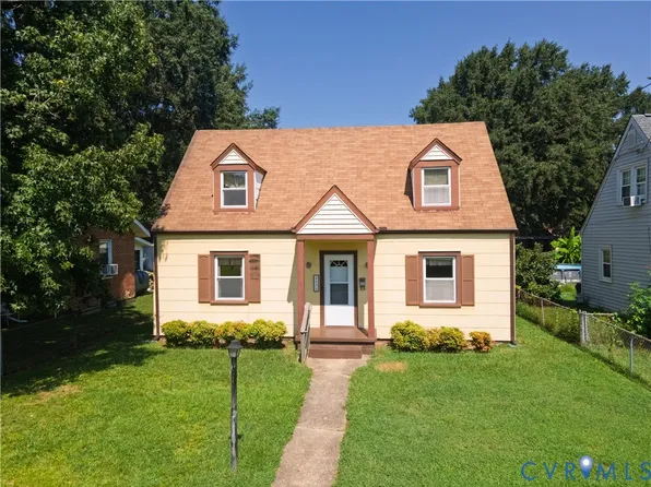 422 Roslyn Ave, Colonial Heights, VA 23834