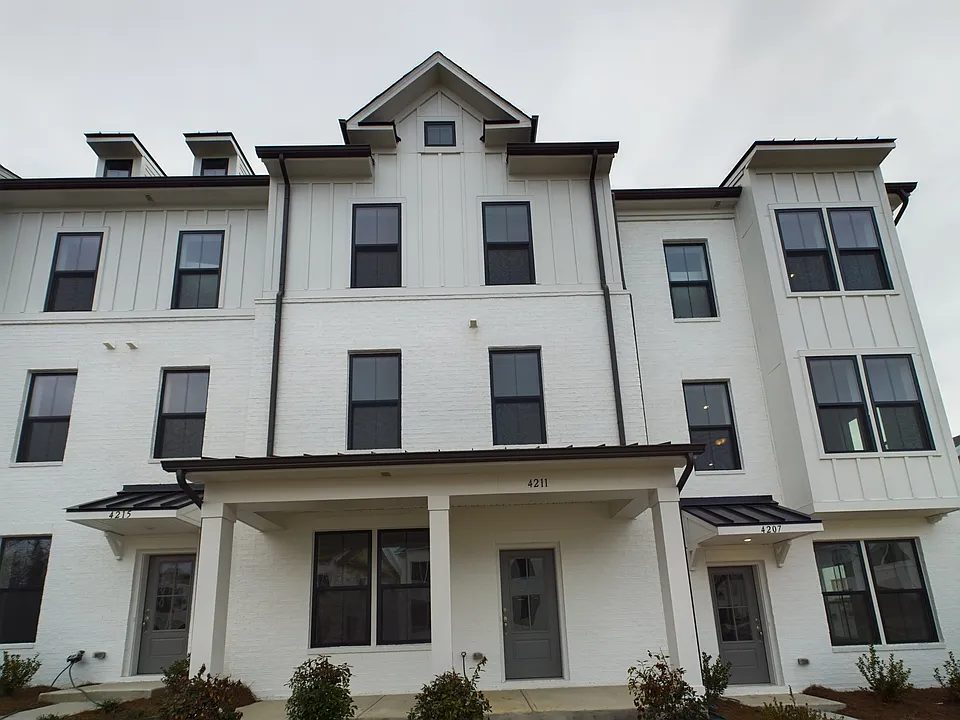 4211 Alexander View Dr