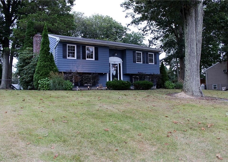 1st image of 220 Wildflower Dr