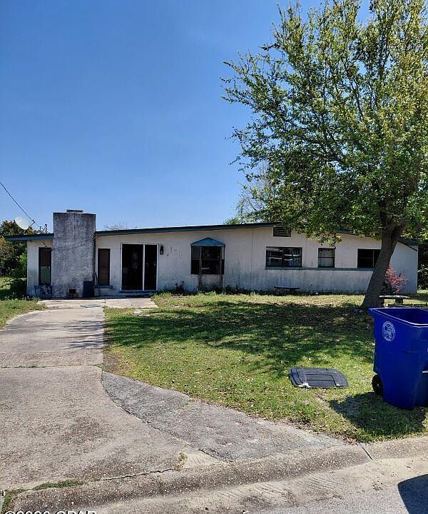 1st image of 160 Concord Cir