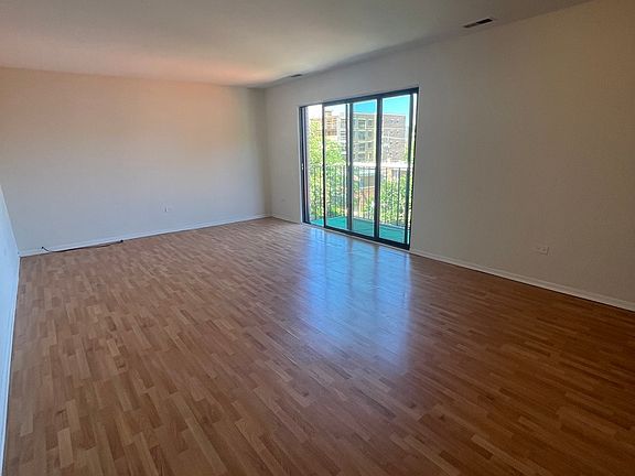 2nd image of 2535 W Foster Ave APT 3N