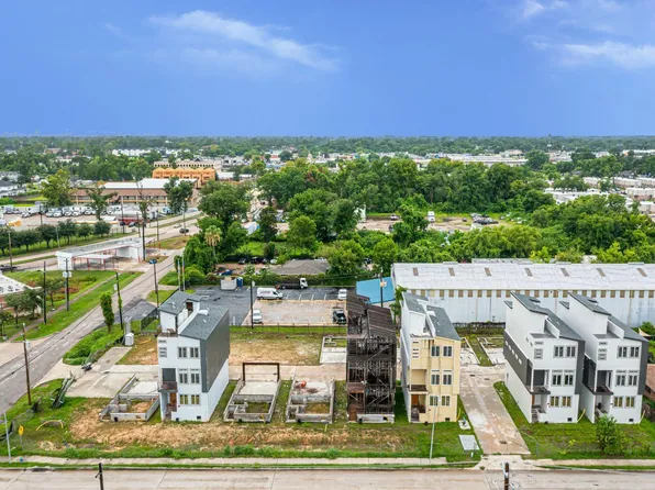 302 W Hamilton St, Houston, TX 77091
