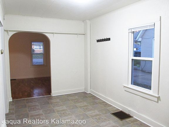 3rd image of 5917 Missouri Ave