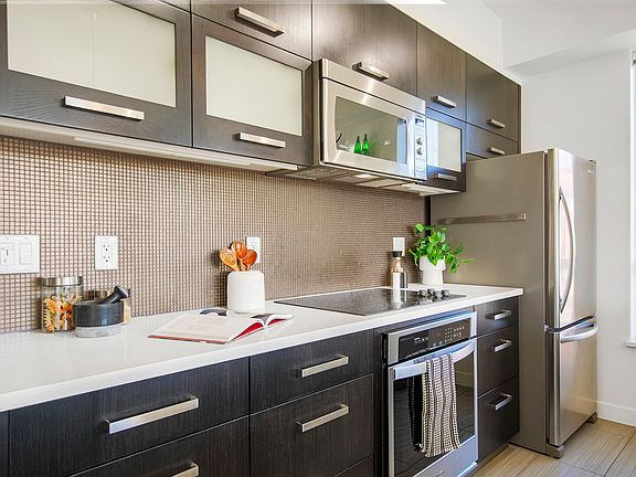 3rd image of 3333 Main St #206
