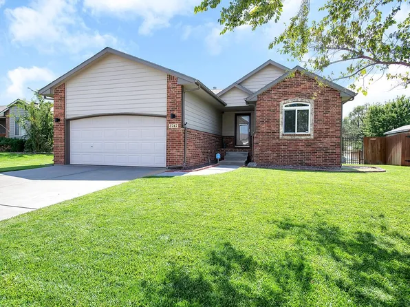 3747 S Westgate St, Wichita, KS 67215