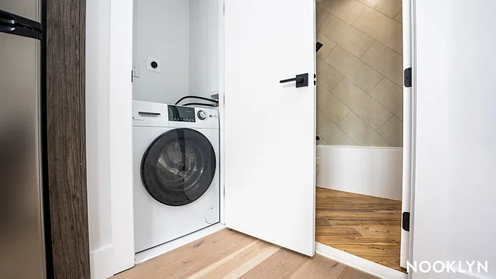 Rented by Nooklyn NYC LLC | media 4