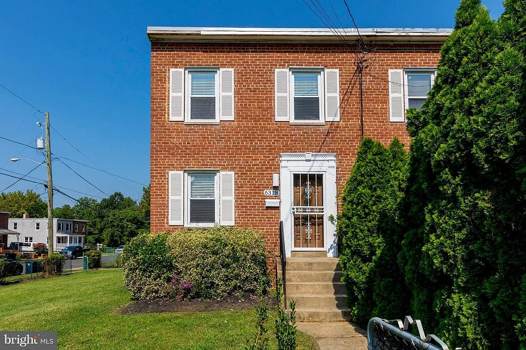 6318 Carrington Ct photo 1