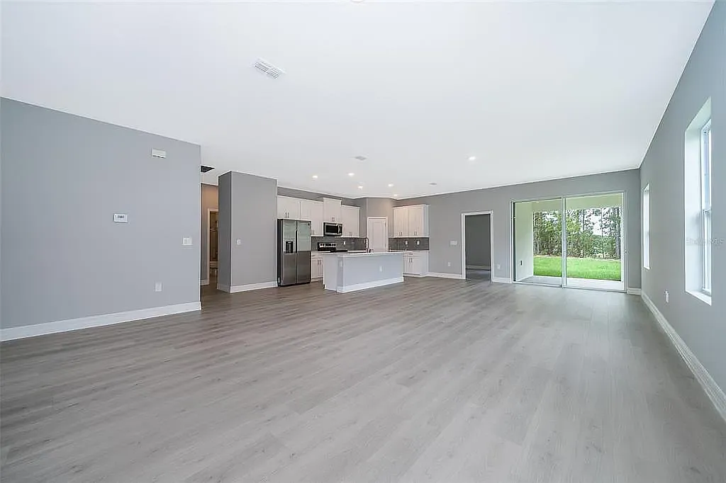 4 bed, 2089 sqft, $2,100 — Photo 3