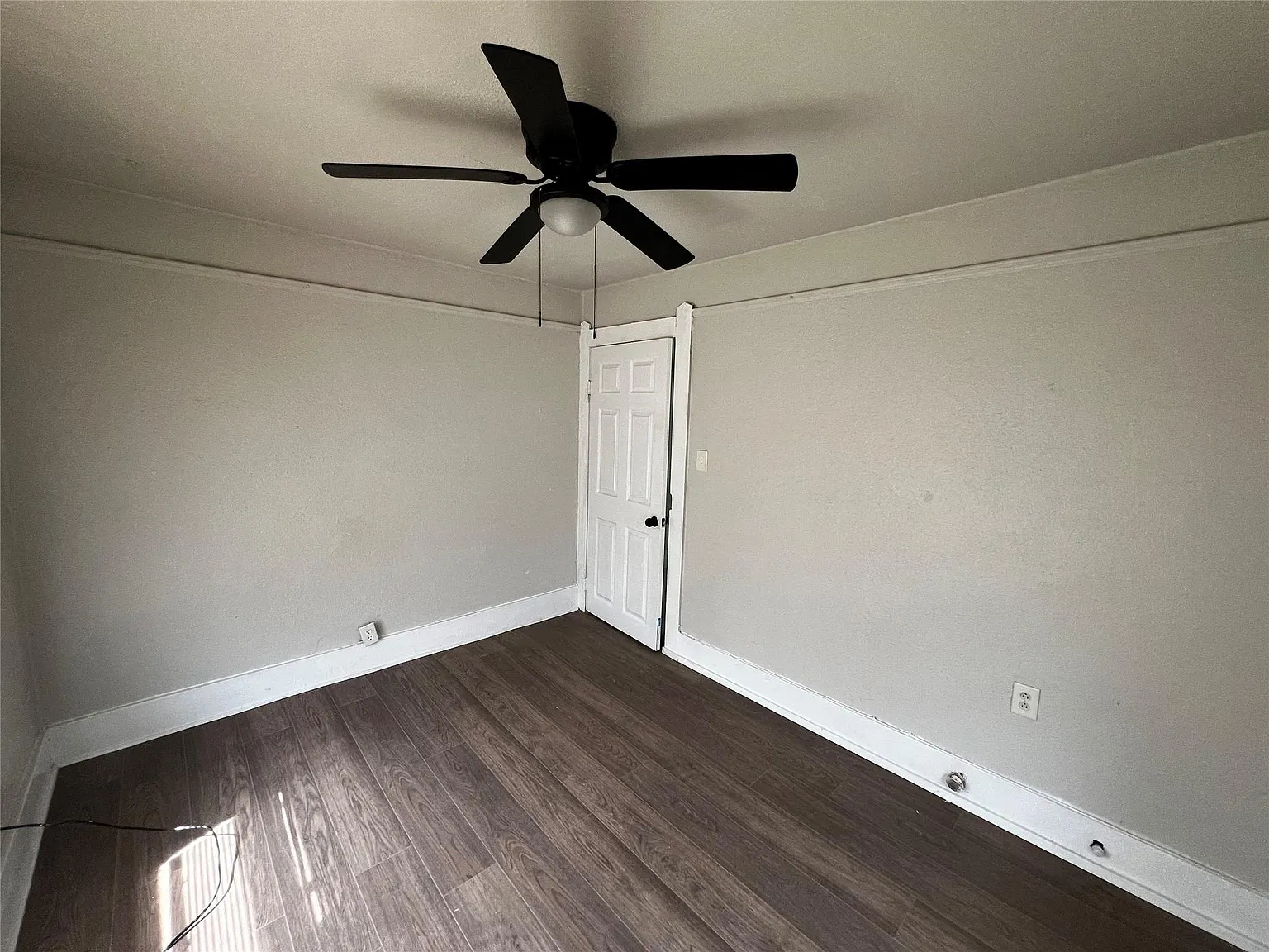 2 bed, 1.0 bath, 1273 sqft, $1,000 — Photo 3