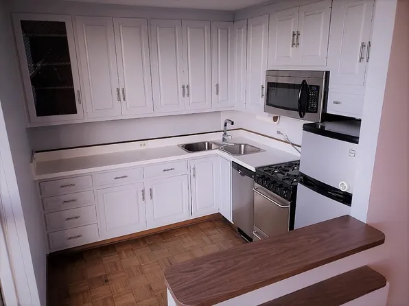 1555 N Dearborn Pkwy APT 27D, Chicago, IL 60610