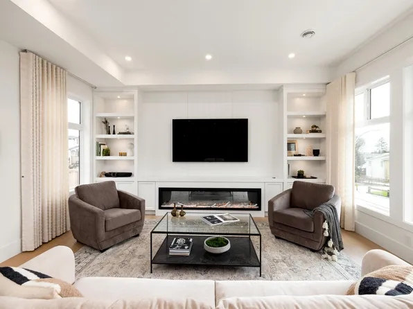 1810 165a St #101, Surrey, BC V3Z 9N3