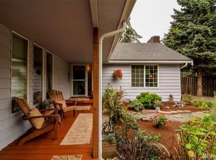 809 SW 168th Pl, Normandy Park, WA 98166