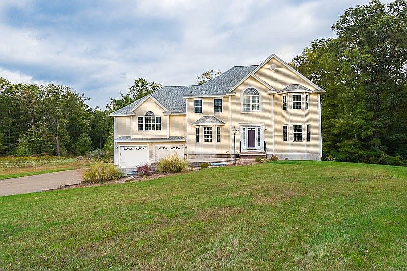1st image of 10 Linda Ln