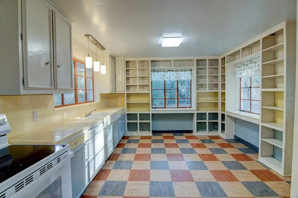 4 bed, 3.0 bath, 2309 sqft, $2,795 — Photo 4