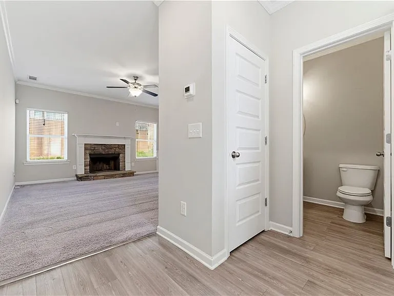 231 Eva Way — Photo 5