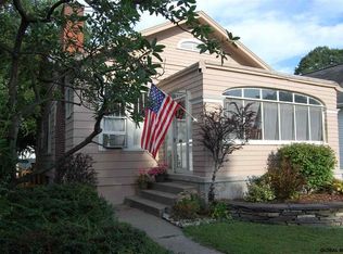 393 6th Ave, Troy, NY 12182