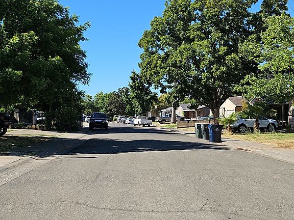 4th image of 5317 48th St