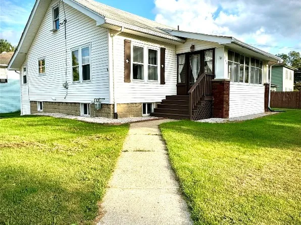 160 S 5th St, Conneaut Lake, PA 16316