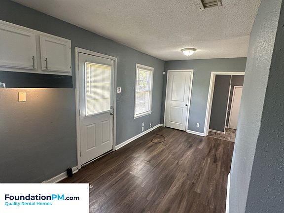 5th image of 4990 Newton Rd