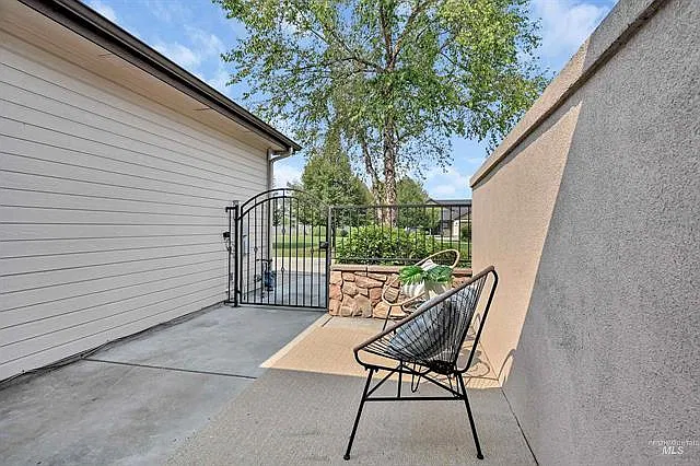 3 bed, 1650 sqft, $2,210 — Photo 3