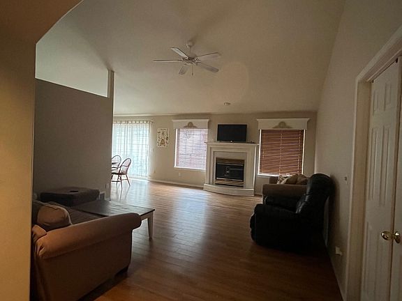 4th image of 11106 N Mayfair Rd