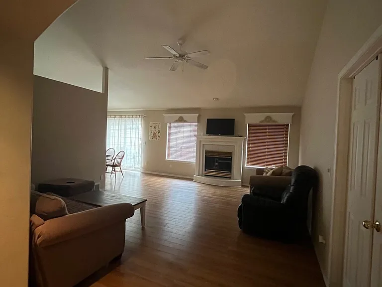 11106 N Mayfair Rd — Photo 4
