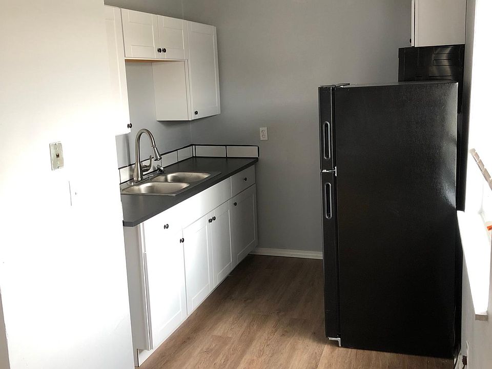 1st image of 745 Oak St APT 8