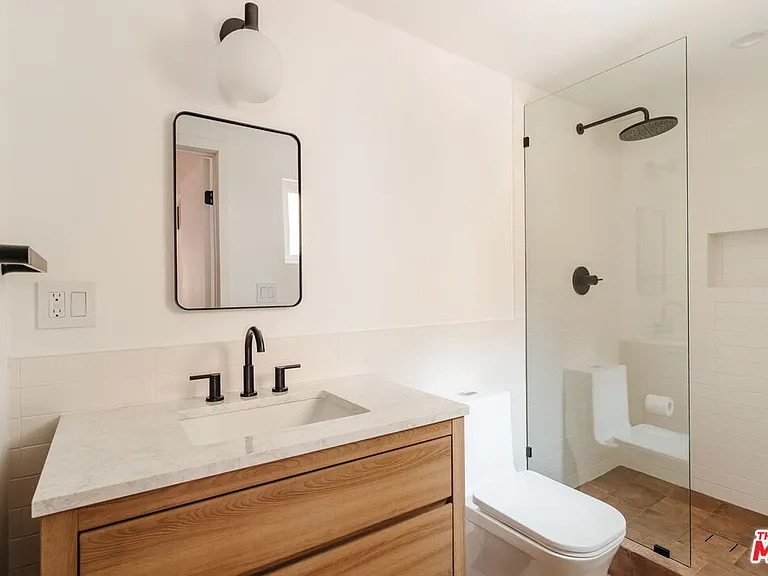 430 1/2 N Harper Ave — Photo 12