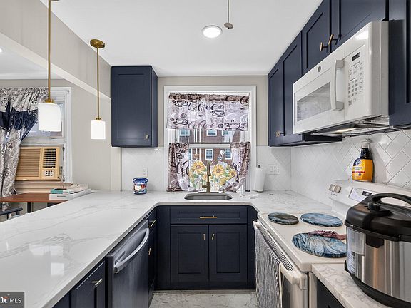 5th image of 8081 Fayette St