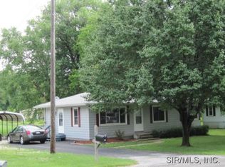 314 Gladys Ave, Godfrey, IL 62035