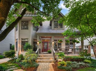 30 S Julian St, Naperville, IL