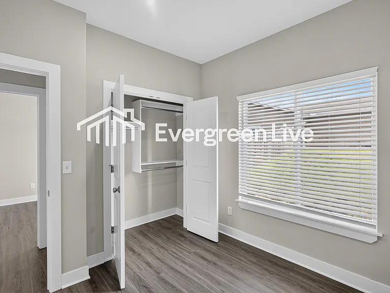5247 N Cypress St — Photo 10