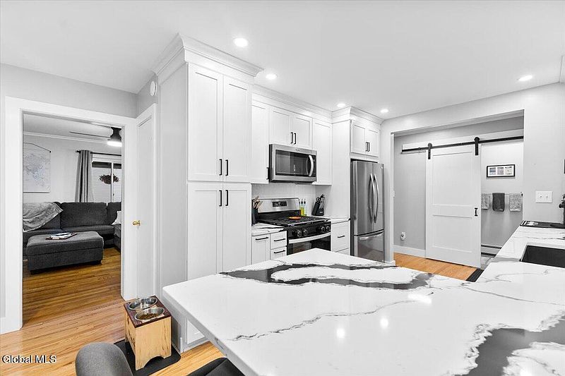 2nd image of 7 Maplewood Parkway