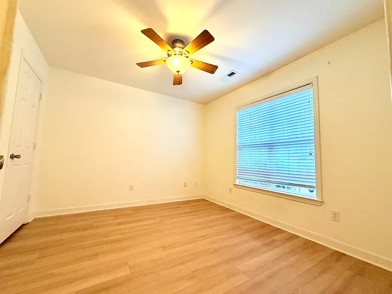 3876 Eagleston Ct — Photo 18